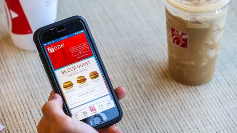 Does chick fil a take apple pay?