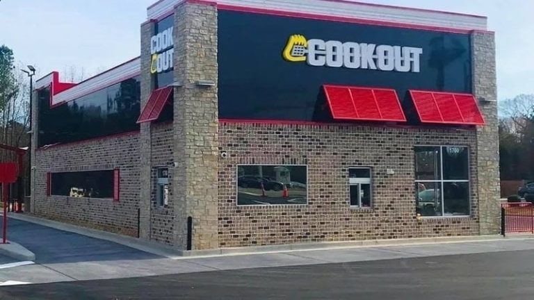 Does Cook out Take Apple Pay?